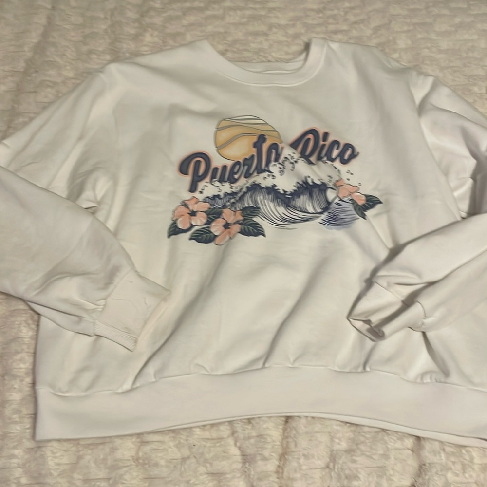Hollister Puerto Rico crewneck